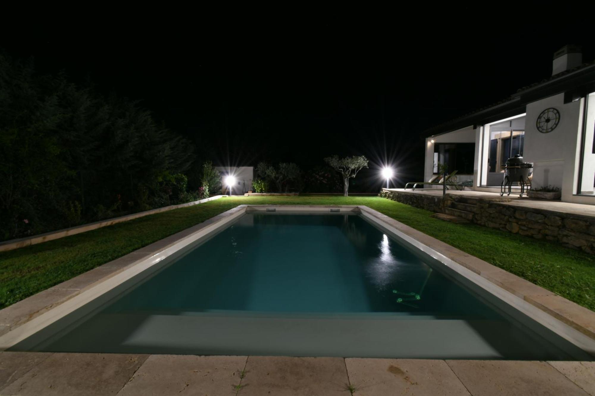 Une Nuit En Luberon Puyvert Luaran gambar