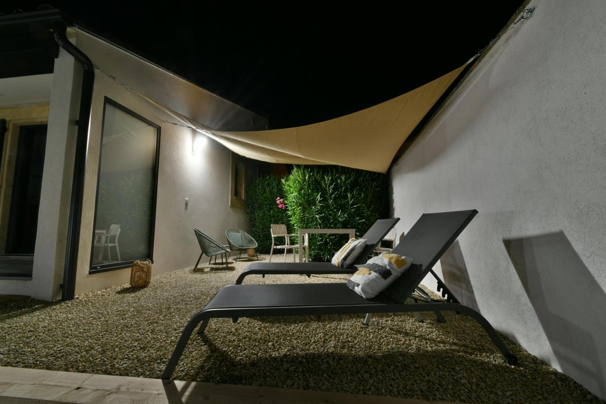 Une Nuit En Luberon Puyvert Luaran gambar